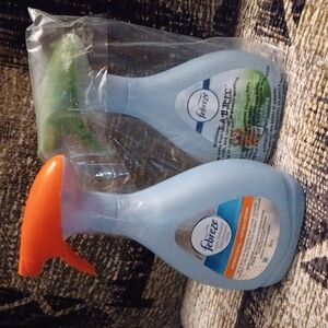 4/$40 New Febreze Fabric Spray - 2 Bottles (500 mL & 800 mL)